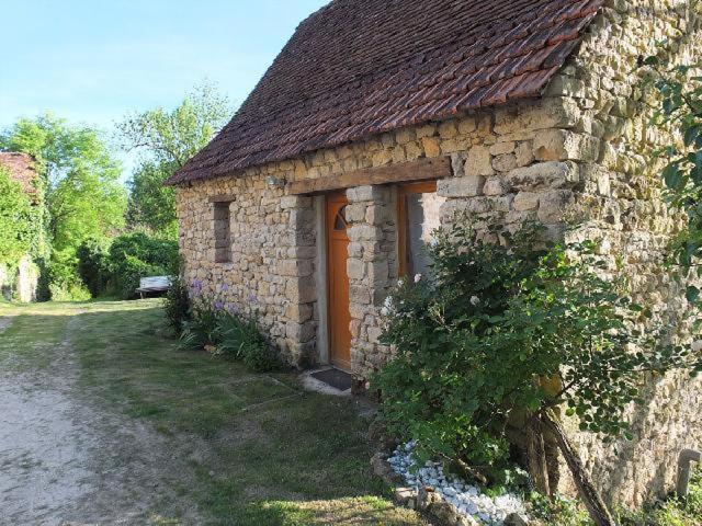 Gite Et Chambres D'Hotes - Sur Le Chemin Des Sens Azerat 외부 사진